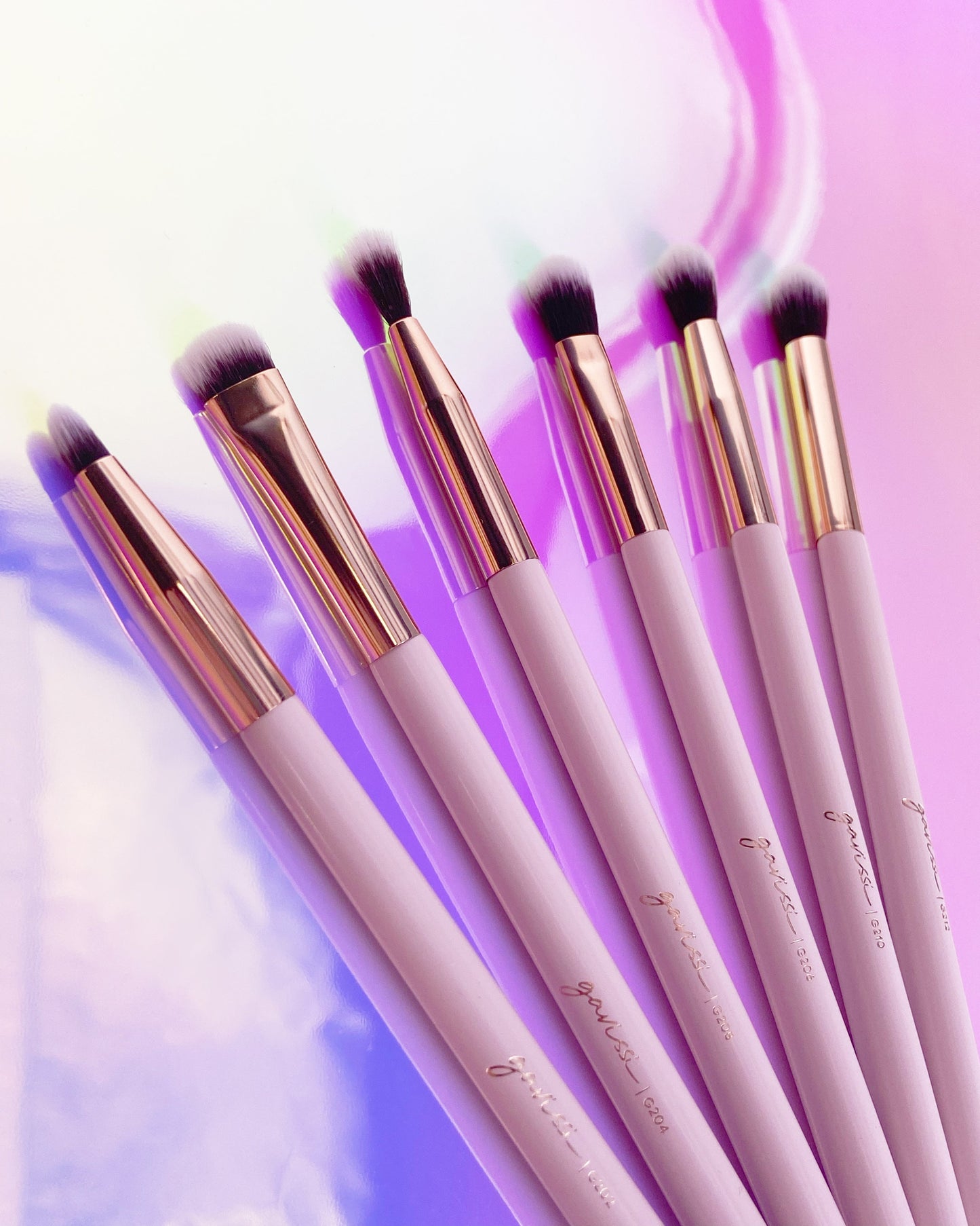 Gavissi Beauty - G208 SMALL ROUND BLENDER BRUSH