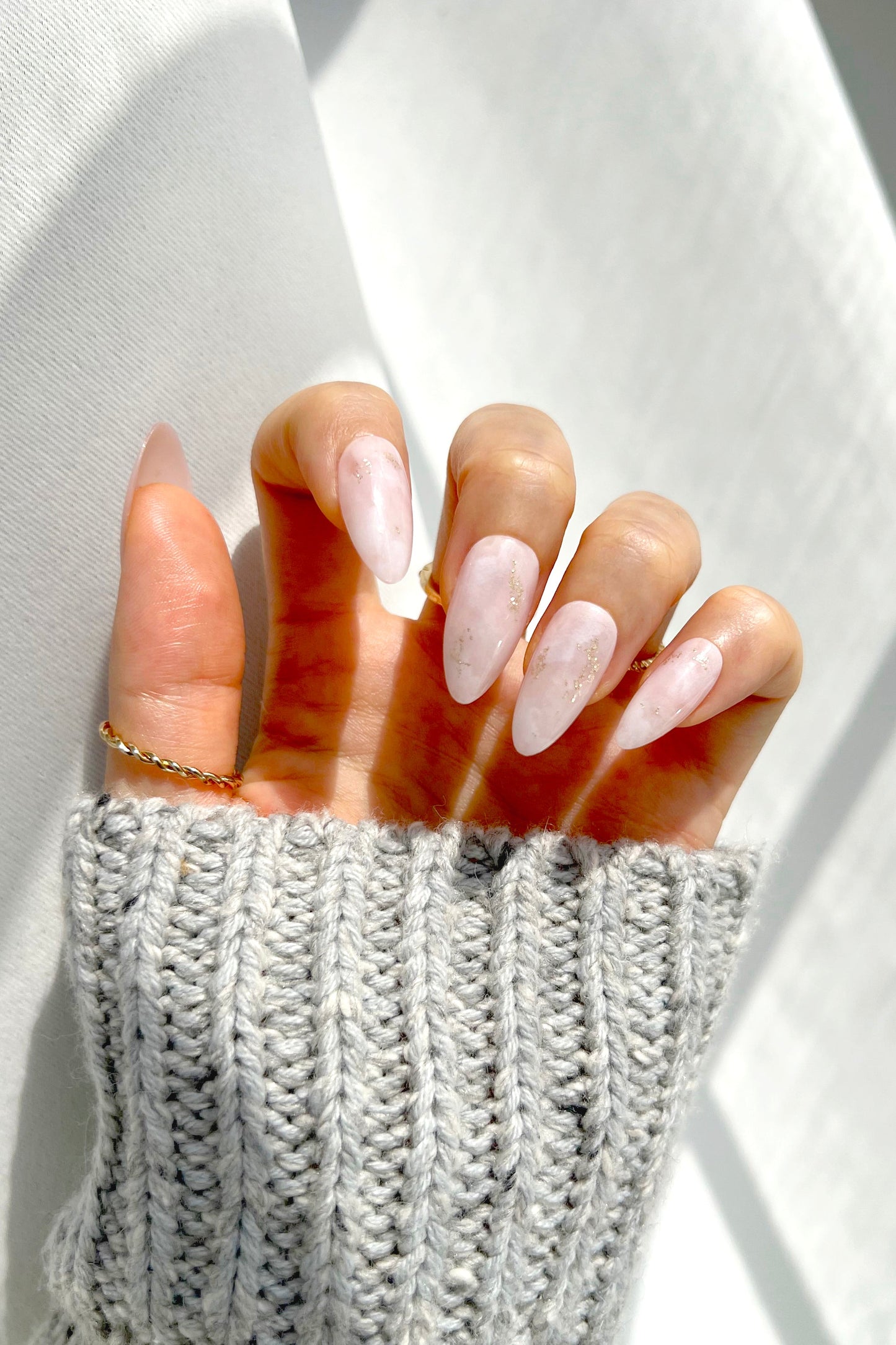 Bonmuz - Hushed Shimmer | Soft & Durable Press-On Nails