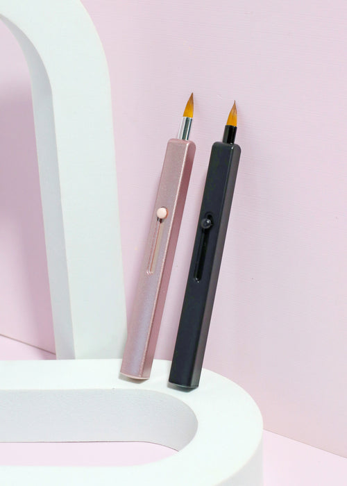 AOA Retractable Lip Brush